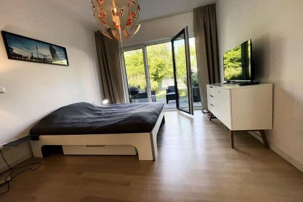 Prenájom bytu 1-izbový 47 m², Berlin, Berlín Prenájom bytu 1-izbový 47 m², Berlin, Berlín