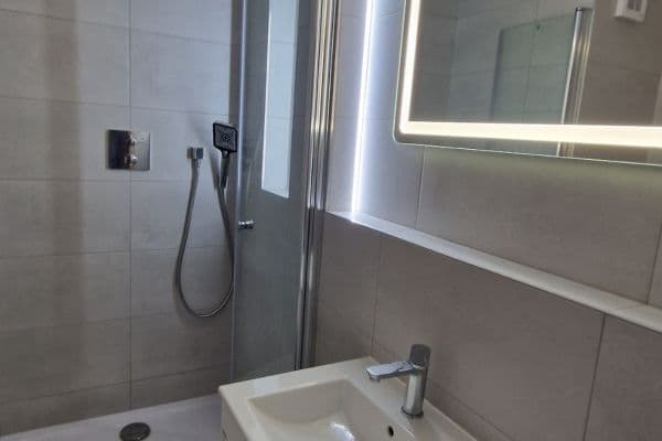 Prenájom bytu 1-izbový 32 m², Dubová, Brno Prenájom bytu 1-izbový 32 m², Dubová, Brno