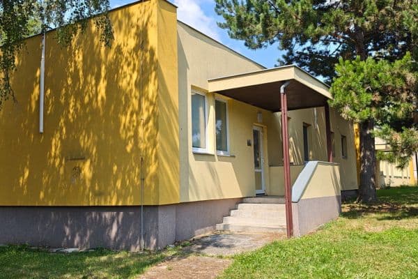 Prenájom kancelárie 590 m², Přátelství, Praha Prenájom kancelárie 590 m², Přátelství, Praha