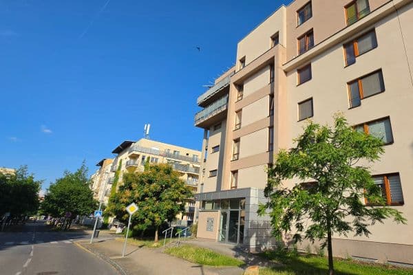 Prenájom bytu 2-izbový 63 m², Bratislavská, Praha Prenájom bytu 2-izbový 63 m², Bratislavská, Praha
