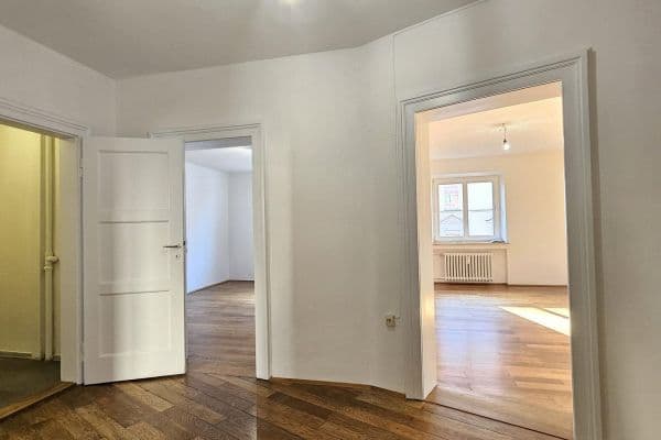 Prenájom bytu 2-izbový 70 m², Franziskaner Straße 3, München, Bavorsko Prenájom bytu 2-izbový 70 m², Franziskaner Straße 3, München, Bavorsko