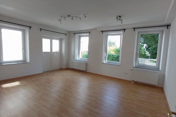 Prenájom bytu 4-izbový 145 m², Rosenbergstraße 37 A, Stuttgart Prenájom bytu 4-izbový 145 m², Rosenbergstraße 37 A, Stuttgart