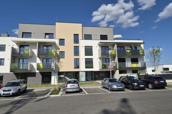 Prenájom bytu 3-izbový 73 m², Blažimská, Praha Prenájom bytu 3-izbový 73 m², Blažimská, Praha