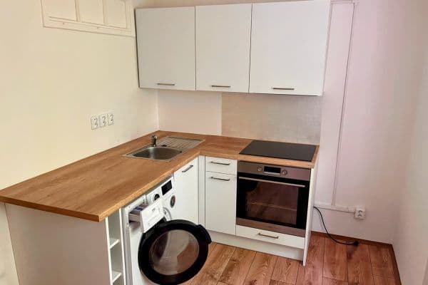 Predaj bytu 1-izbový 30 m², Kyjevská, Plzeň Predaj bytu 1-izbový 30 m², Kyjevská, Plzeň