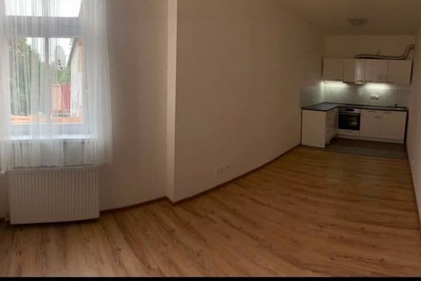 Prenájom bytu 3-izbový 63 m², Mělnická, Benátky nad Jizerou Prenájom bytu 3-izbový 63 m², Mělnická, Benátky nad Jizerou