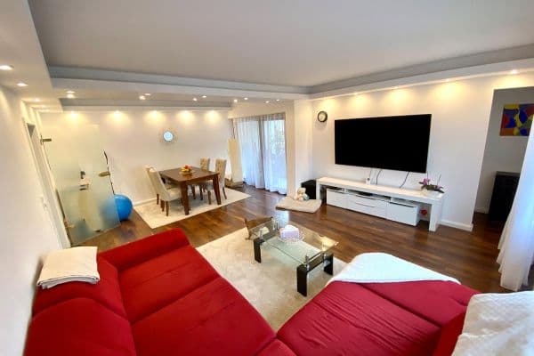 Prenájom bytu 2-izbový 74 m², Nesselroder str 4-6, Bonn Prenájom bytu 2-izbový 74 m², Nesselroder str 4-6, Bonn