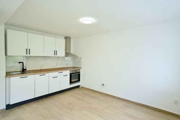 Prenájom bytu 2-izbový 42 m², Pilská, Praha Prenájom bytu 2-izbový 42 m², Pilská, Praha