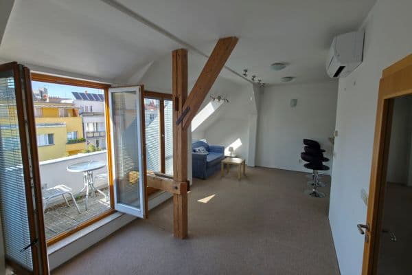 Prenájom bytu 1-izbový 45 m², Žateckých, Praha Prenájom bytu 1-izbový 45 m², Žateckých, Praha