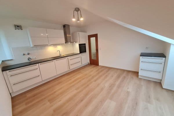 Prenájom bytu 2-izbový 64 m², Stadtbergen Prenájom bytu 2-izbový 64 m², Stadtbergen
