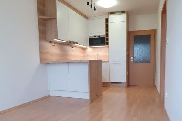 Prenájom bytu 2-izbový 38 m², Donínská, Praha Prenájom bytu 2-izbový 38 m², Donínská, Praha