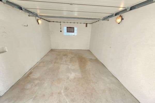Prenájom garáže 20 m², Buštěhrad Prenájom garáže 20 m², Buštěhrad