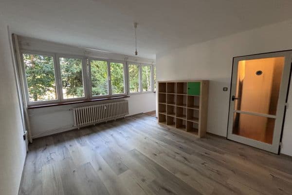 Prenájom bytu 1-izbový 27 m², Severní, Hradec Králové Prenájom bytu 1-izbový 27 m², Severní, Hradec Králové