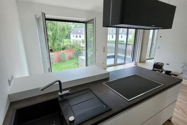 Prenájom bytu 3-izbový 80 m², Köln, Severné Porýnie - Westfálsko Prenájom bytu 3-izbový 80 m², Köln, Severné Porýnie - Westfálsko
