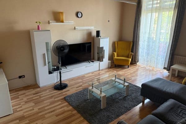 Prenájom bytu 4-izbový 112 m², Birkenstrasse 116, Düsseldorf, Severné Porýnie - Westfálsko Prenájom bytu 4-izbový 112 m², Birkenstrasse 116, Düsseldorf, Severné Porýnie - Westfálsko
