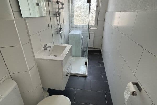 Prenájom bytu 3-izbový 68 m², Kniestraße 37, Hannover, Dolné Sasko Prenájom bytu 3-izbový 68 m², Kniestraße 37, Hannover, Dolné Sasko