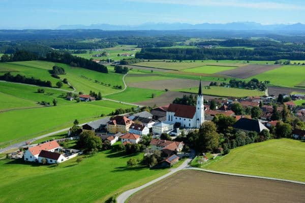 Predaj pozemku 13.500 m², Esbaumer Bogen, Kirchdorf, Bavorsko Predaj pozemku 13.500 m², Esbaumer Bogen, Kirchdorf, Bavorsko