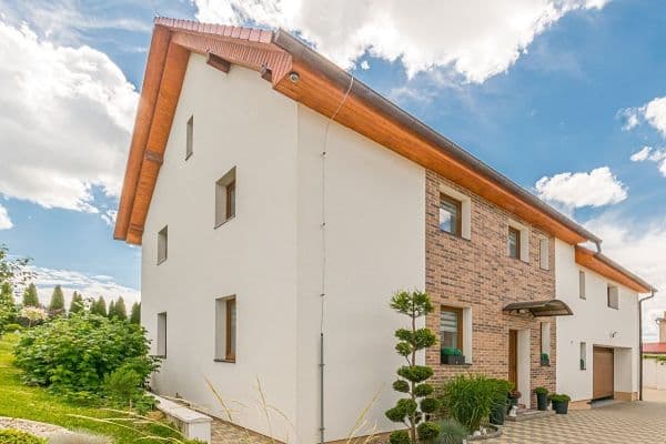 Predaj domu 214 m², pozemok 802 m², Zvoleněves Predaj domu 214 m², pozemok 802 m², Zvoleněves