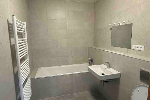 Prenájom bytu 1-izbový 37 m², Divíškové, Praha Prenájom bytu 1-izbový 37 m², Divíškové, Praha