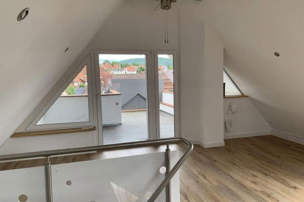 Prenájom bytu 4-izbový 118 m², Eningen Prenájom bytu 4-izbový 118 m², Eningen