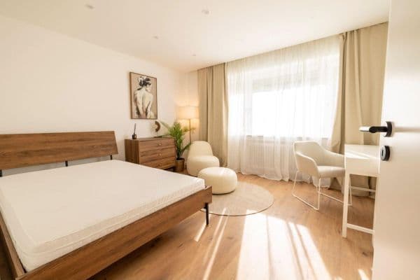 Prenájom bytu 92 m², Garmischer Straße 193, München, Bavorsko Prenájom bytu 92 m², Garmischer Straße 193, München, Bavorsko