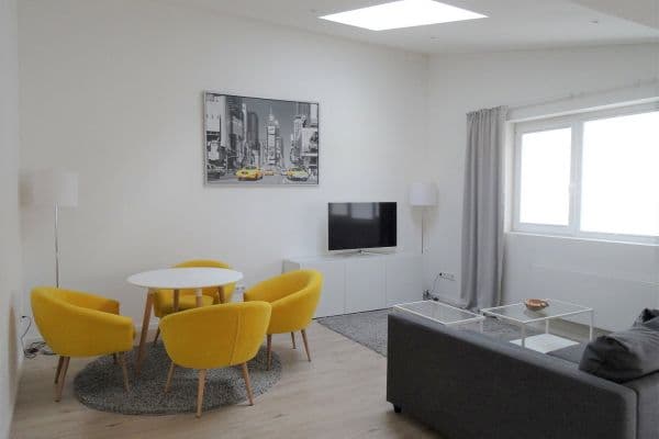 Prenájom bytu 2-izbový 60 m², Stuttgart Prenájom bytu 2-izbový 60 m², Stuttgart
