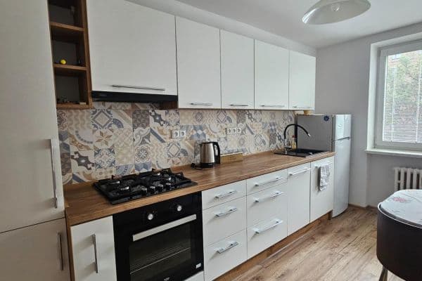 Prenájom bytu 2-izbový 52 m², Budovatelská, Ostrava Prenájom bytu 2-izbový 52 m², Budovatelská, Ostrava