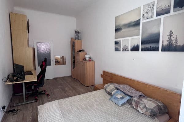 Prenájom bytu 1-izbový 36 m², Vltavská, Praha Prenájom bytu 1-izbový 36 m², Vltavská, Praha
