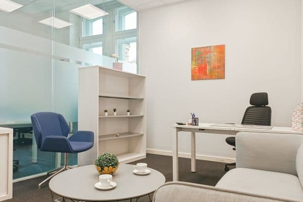 Prenájom kancelárie 75 m², náměstí I. P. Pavlova, Praha Prenájom kancelárie 75 m², náměstí I. P. Pavlova, Praha