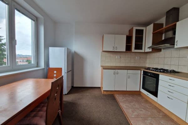 Prenájom bytu 2-izbový 65 m², Sečská, Praha Prenájom bytu 2-izbový 65 m², Sečská, Praha