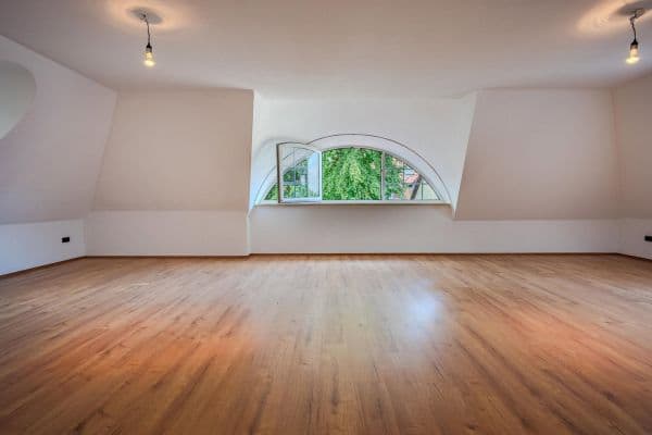 Prenájom bytu 3-izbový 120 m², Fürth Prenájom bytu 3-izbový 120 m², Fürth