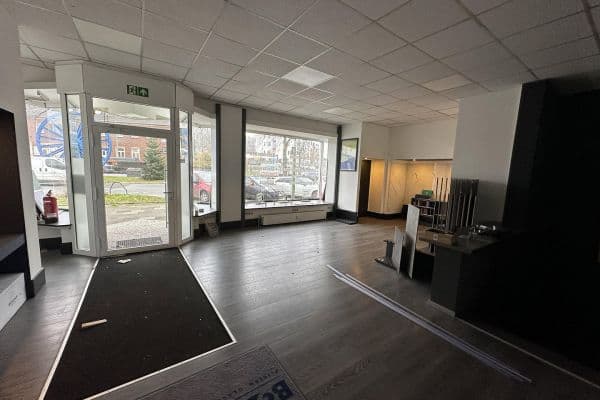 Prenájom nebytového priestoru 313 m², Krayer Straße 197, Essen, Severné Porýnie - Westfálsko Prenájom nebytového priestoru 313 m², Krayer Straße 197, Essen, Severné Porýnie - Westfálsko