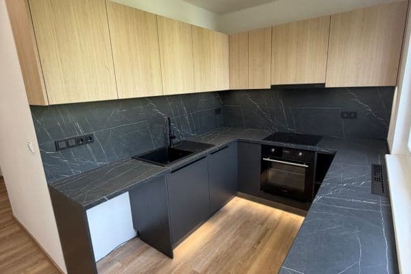 Prenájom bytu 2-izbový 55 m², Průmyslová, Uherské Hradiště Prenájom bytu 2-izbový 55 m², Průmyslová, Uherské Hradiště