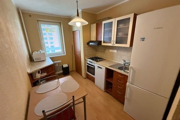 Prenájom bytu 3-izbový 64 m², Račianska, Nové Mesto Prenájom bytu 3-izbový 64 m², Račianska, Nové Mesto