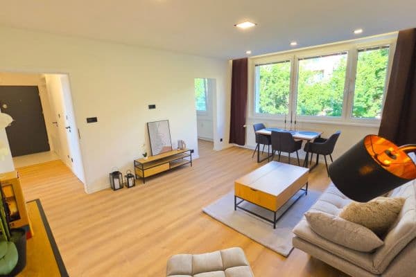 Predaj bytu 3-izbový 75 m², SNP, Zlín, Zlínský kraj Predaj bytu 3-izbový 75 m², SNP, Zlín, Zlínský kraj