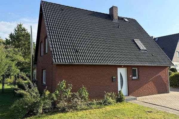 Predaj domu 141 m², pozemok 791 m², Voßmoor 47, Moorrege Predaj domu 141 m², pozemok 791 m², Voßmoor 47, Moorrege