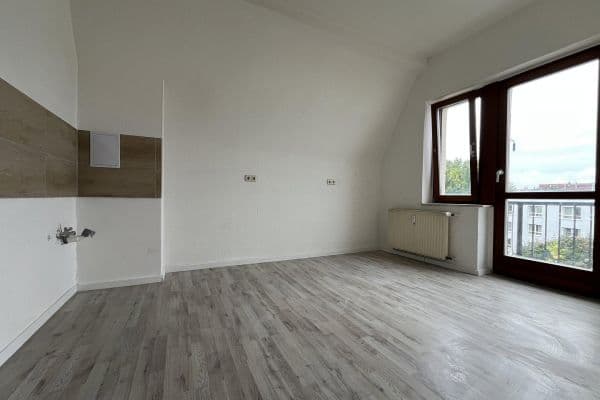Prenájom bytu 3-izbový 79 m², Thomas-Mann-Straße 13, Zwickau, Sasko Prenájom bytu 3-izbový 79 m², Thomas-Mann-Straße 13, Zwickau, Sasko
