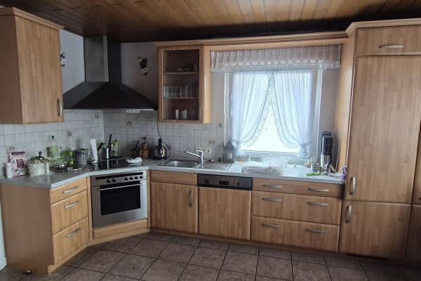 Prenájom bytu 3-izbový 110 m², Eudenbacherstr 134, Königswinter, Severné Porýnie - Westfálsko Prenájom bytu 3-izbový 110 m², Eudenbacherstr 134, Königswinter, Severné Porýnie - Westfálsko
