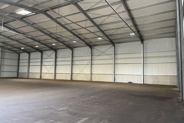 Prenájom nebytového priestoru 1.600 m², Im Gewerbepark 1, Hunderdorf, Bavorsko Prenájom nebytového priestoru 1.600 m², Im Gewerbepark 1, Hunderdorf, Bavorsko