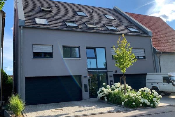 Prenájom bytu 5-izbový 175 m², Vordere Straße 23, Kirchheim unter Teck, Bádensko-Wurttembersko Prenájom bytu 5-izbový 175 m², Vordere Straße 23, Kirchheim unter Teck, Bádensko-Wurttembersko