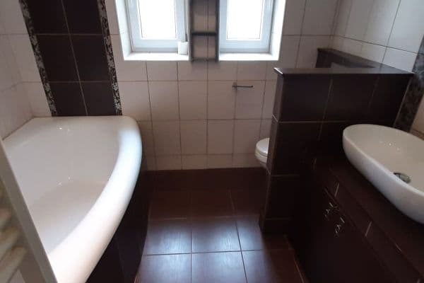 Predaj bytu 2-izbový 55 m², Pod Školou, Ústí nad Labem Predaj bytu 2-izbový 55 m², Pod Školou, Ústí nad Labem