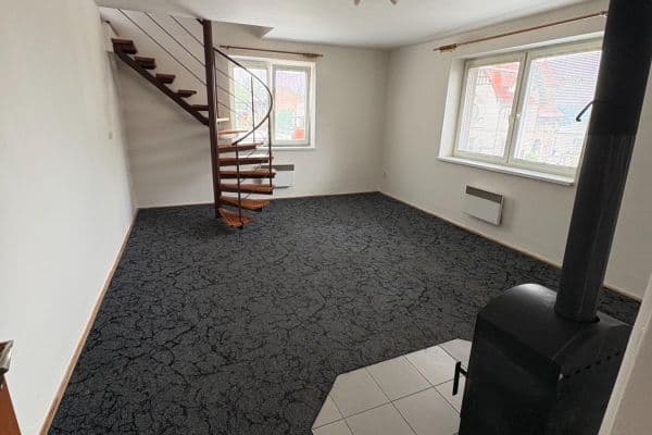 Prenájom bytu 3-izbový 103 m², Čs. armády, Žamberk Prenájom bytu 3-izbový 103 m², Čs. armády, Žamberk
