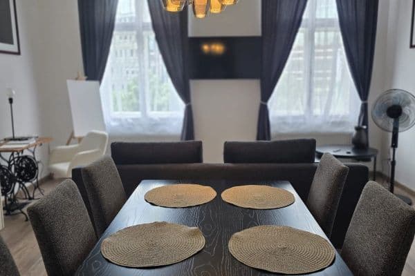 Prenájom bytu 82 m², U Nádražní lávky, Praha Prenájom bytu 82 m², U Nádražní lávky, Praha