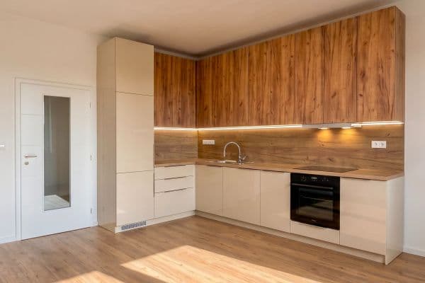 Prenájom bytu 2-izbový 43 m², Češkova, Pardubice Prenájom bytu 2-izbový 43 m², Češkova, Pardubice