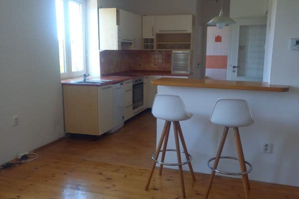 Prenájom bytu 3-izbový 65 m², Nové domovy, Český Krumlov Prenájom bytu 3-izbový 65 m², Nové domovy, Český Krumlov