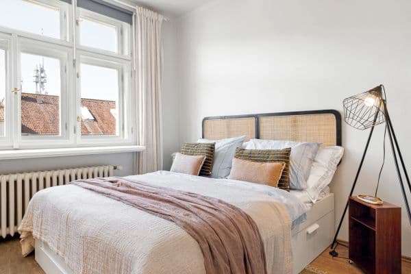 Prenájom bytu 1-izbový 27 m², Hartigova, Praha Prenájom bytu 1-izbový 27 m², Hartigova, Praha