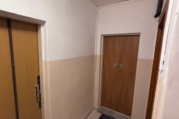 Prenájom bytu 2-izbový 60 m², Rostovská, Praha Prenájom bytu 2-izbový 60 m², Rostovská, Praha