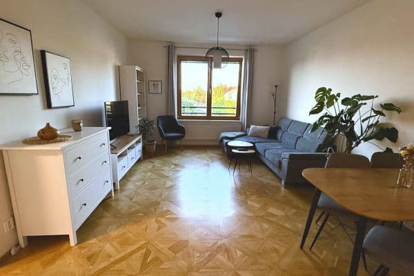 Prenájom bytu 2-izbový 54 m², Školní, Průhonice Prenájom bytu 2-izbový 54 m², Školní, Průhonice