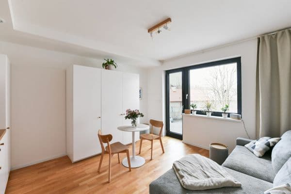 Prenájom bytu 2-izbový 40 m², Záběhlická, Praha Prenájom bytu 2-izbový 40 m², Záběhlická, Praha