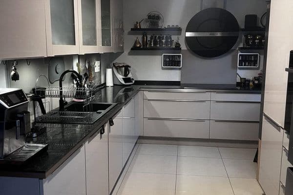Predaj domu 220 m², pozemok 560 m², Dorfstraße 119, Tangstedt Predaj domu 220 m², pozemok 560 m², Dorfstraße 119, Tangstedt