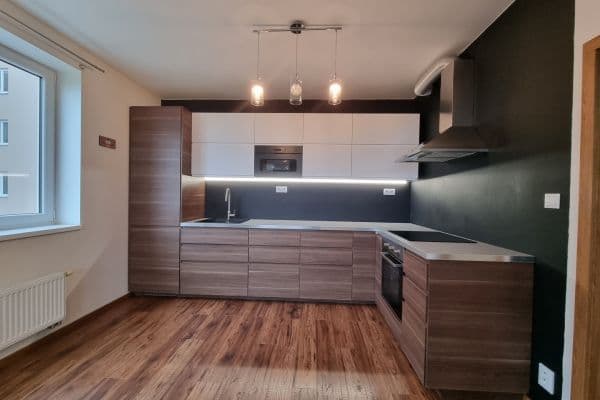 Prenájom bytu 3-izbový 54 m², V Honech, Klecany Prenájom bytu 3-izbový 54 m², V Honech, Klecany